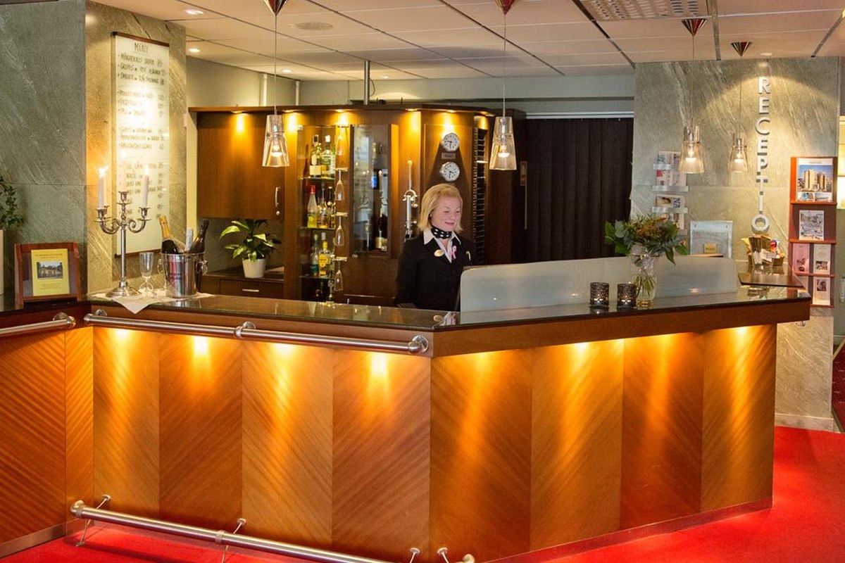 Behrn Bar p&aring; Elite Stora Hotellet &Ouml;rebro