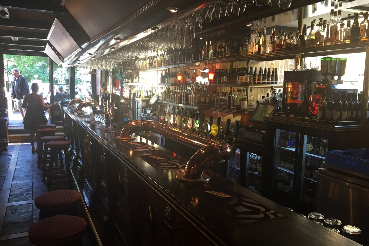 The Bishop's Arms pub &Ouml;rebro