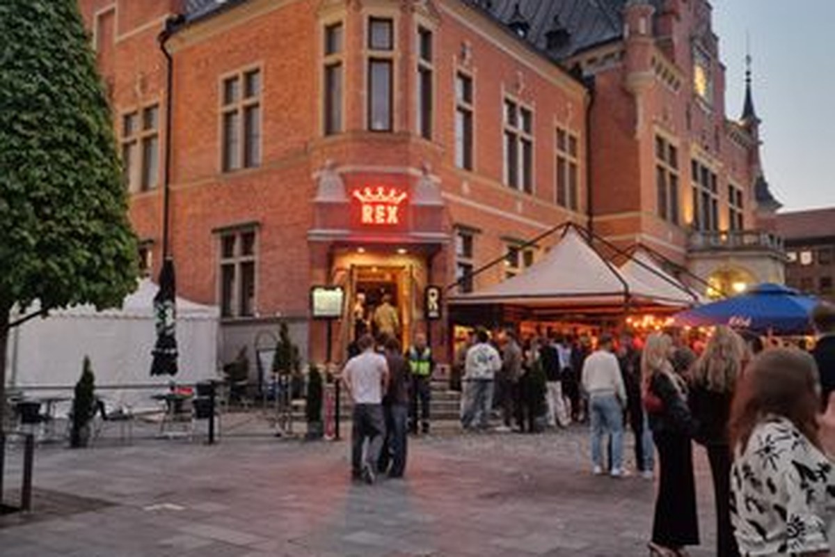 Rex Bar & Grill vid R&aring;dhustorget i Ume&aring;